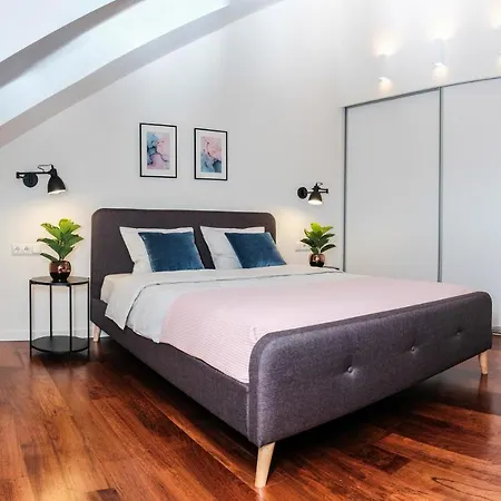 Apartman Spacious Luxury City Hall